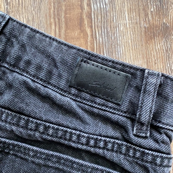 Black Raw Hem Jean Mini Skirt - Picture 3 of 4